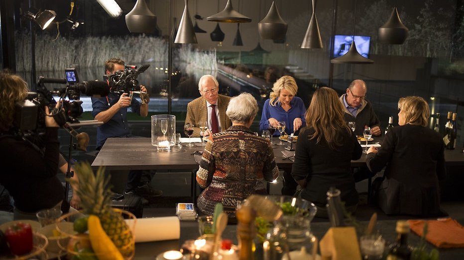 Kijktip: Dionne Stax praat met oud-nieuwslezers in Villa NOStalgia