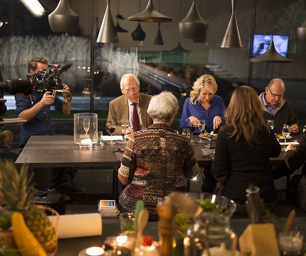 Kijktip: Dionne Stax praat met oud-nieuwslezers in Villa NOStalgia