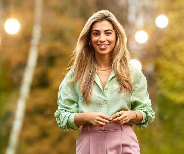 Hila Noorzai gaat terug in de tijd in het nieuwe programma 90's Dance