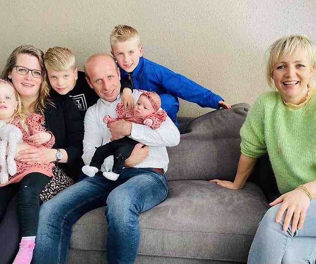 Tante Yvon en haar negentig neefjes en nichtjes