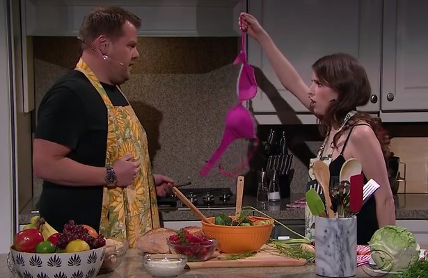 Videosnack: Anna Kendrick en James Corden zingen zoetsappige liefdesliedjes