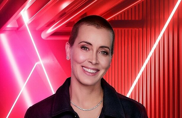 Videosnack: Anouk trouwt tijdens optreden