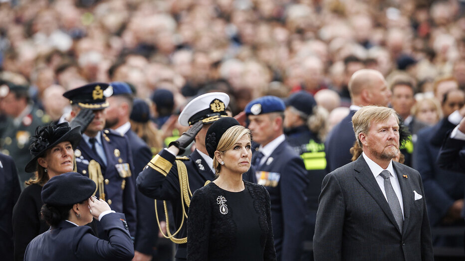  Koningin Maxima en koning Willem Alexander tijdens de Nationale Dodenherdenking op de Dam
