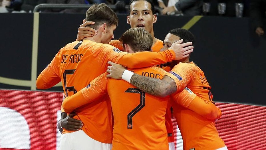 De TV van gisteren: 3.2 miljoen mensen zien ondergang Oranje De TV van gisteren: 3.2 miljoen mensen zien ondergang Oranje