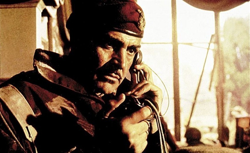 Sean Connery vecht in de slag om Arnhem Sean Connery vecht in de slag om Arnhem