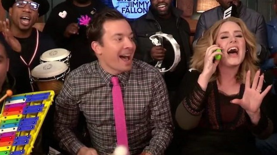 YouTube-hit: Adele zingt Hello met kleuterinstrumenten bij Jimmy Fallon YouTube-hit: Adele zingt Hello met kleuterinstrumenten bij Jimmy Fallon