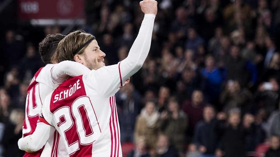 1,5 miljoen Ziggo-klanten dreigen Eredivisie-voetbal te verliezen 1,5 miljoen Ziggo-klanten dreigen Eredivisie-voetbal te verliezen