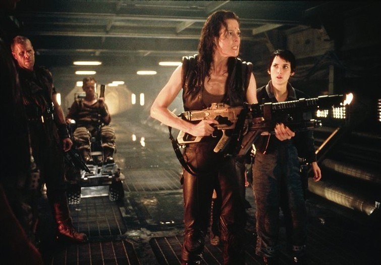 Sigourney Weaver weet van geen wijken Sigourney Weaver weet van geen wijken