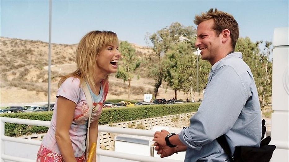 Sandra Bullock stalkt Bradley Cooper Sandra Bullock stalkt Bradley Cooper
