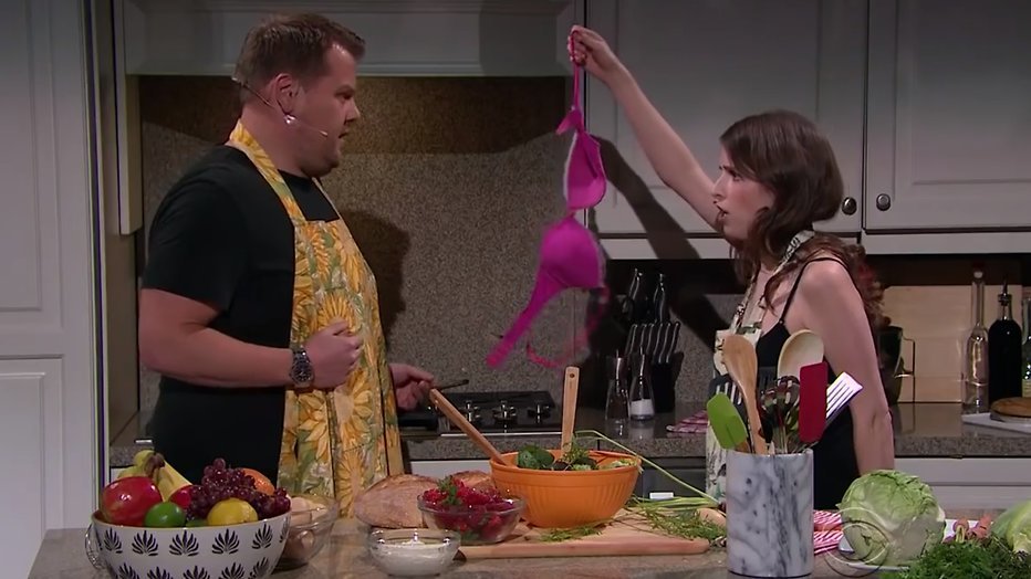 Videosnack: Anna Kendrick en James Corden zingen zoetsappige liefdesliedjes