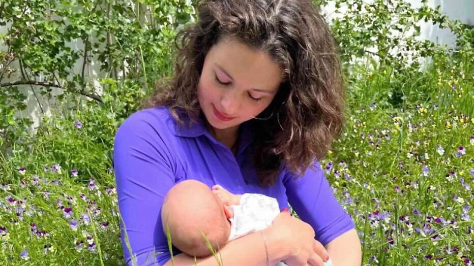 Annemieke met haar baby
