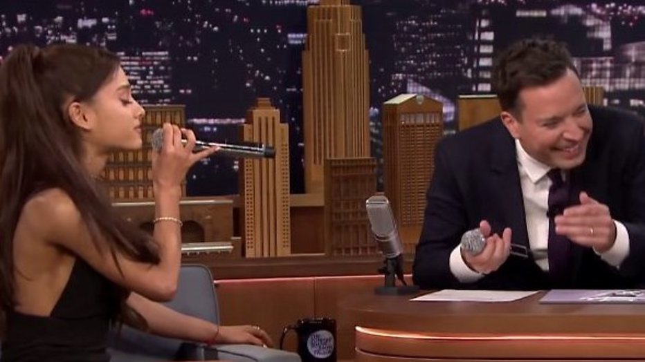 YouTube-hits 2015: Ariana Grande imiteert Céline Dion bij Jimmy Fallon YouTube-hits 2015: Ariana Grande imiteert Céline Dion bij Jimmy Fallon