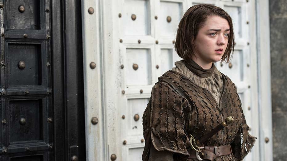 Maisie Williams neemt met lugubere foto afscheid van Game of Thrones Maisie Williams neemt met lugubere foto afscheid van Game of Thrones