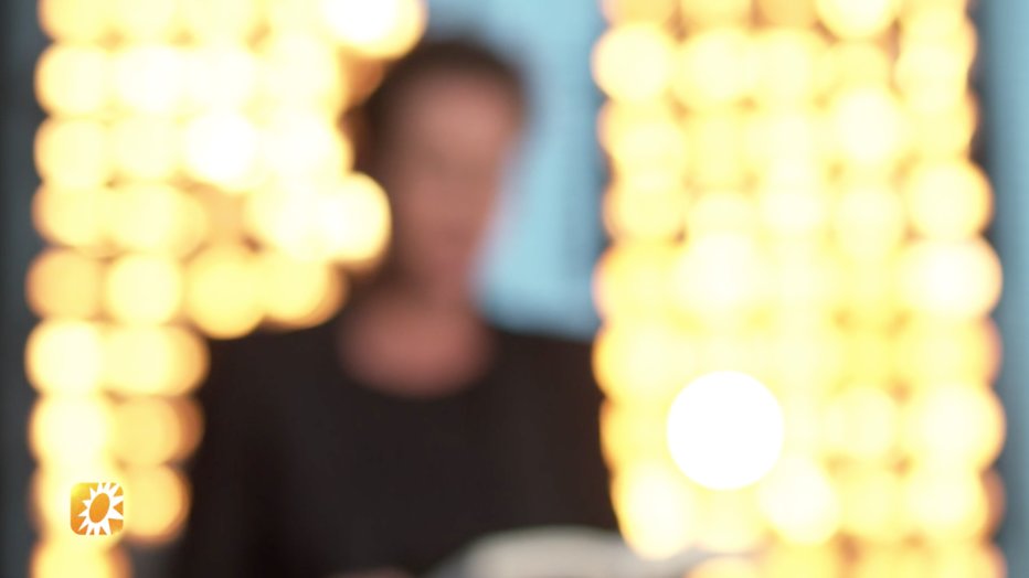 Videosnack: Astrid Holleeder leest op tv voor uit boek