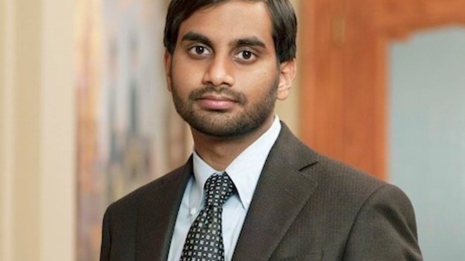 Komiek Aziz Ansari maakt nieuwe sitcom voor Netflix