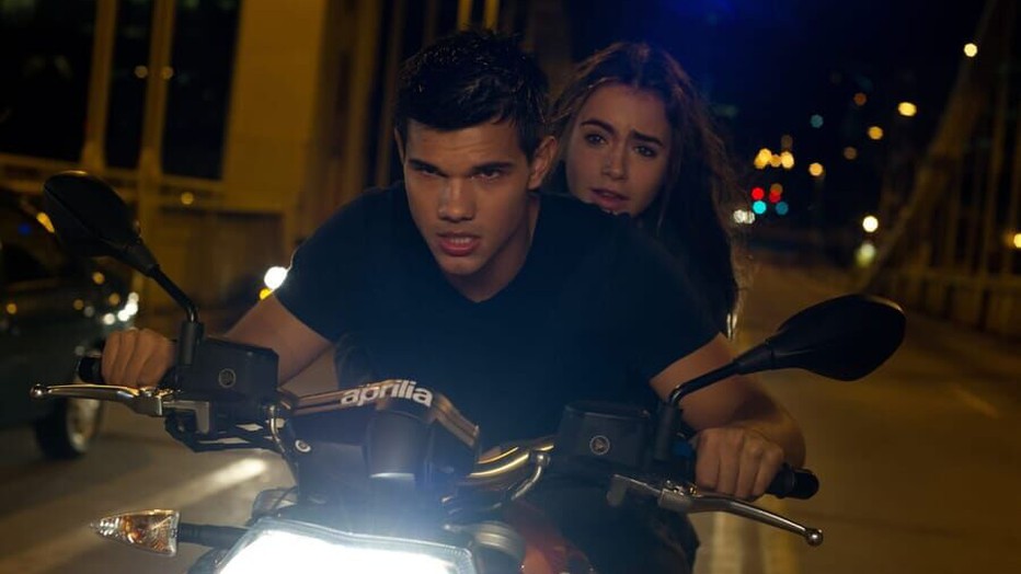 Taylor Lautner en Lily Collins in Abduction Taylor Lautner en Lily Collins in Abduction