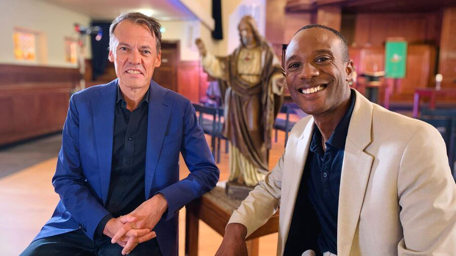 Tijs van den Brink met Gregory Sedoc voor Adieu God?