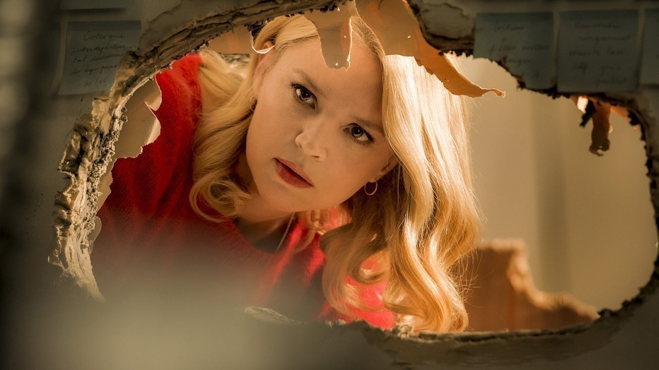 Virginie Efira in Adieu les cons