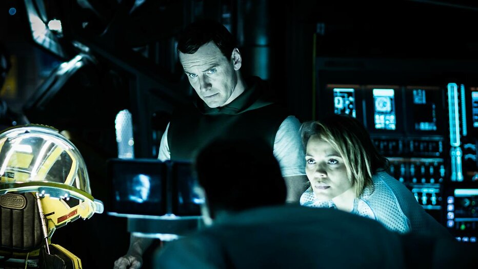 Michael Fassbender en Carmen Ejogo in Alien: Covenant