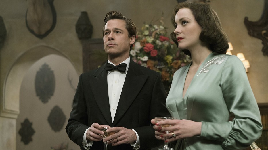 Marion Cotillard en Brad Pitt in Allied Marion Cotillard en Brad Pitt in Allied