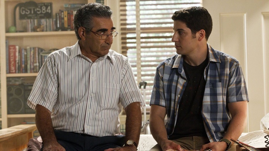 Eurgene Levy en Jason Biggs in American Pie