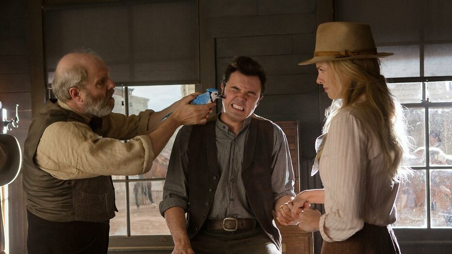 Christopher Hagen, Charlize Theron en Seth MacFarlane in A Million Ways to Die in the West