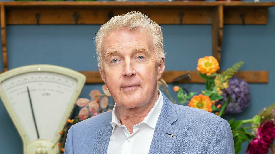 André van Duin bij Heel Holland Bakt. André van Duin bij Heel Holland Bakt.