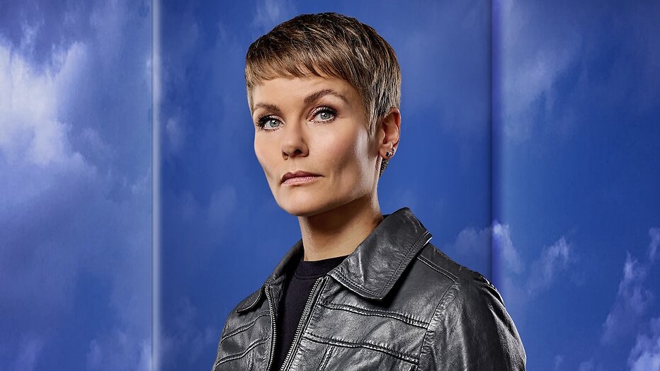 Angela Schijf als Eva van Dongen