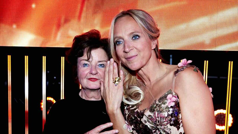 Anneke Schat met Floortje Dessing op Gouden Televizier-Ring 2016 Anneke Schat met Floortje Dessing op Gouden Televizier-Ring 2016