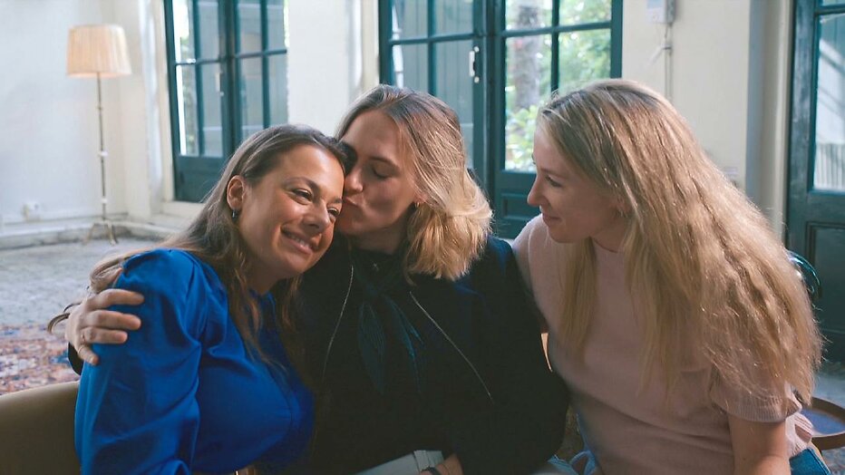 Vriendinnen van Anne Faber in App Me Als Je Thuis Bent