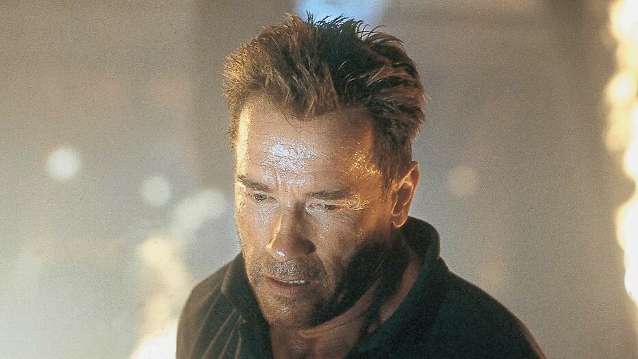 Arnold Schwarzenegger in Collateral Damage