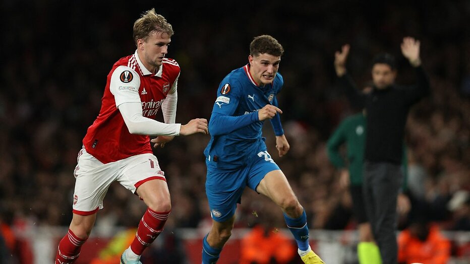 Guus Til & Rob Holding Guus Til & Rob Holding