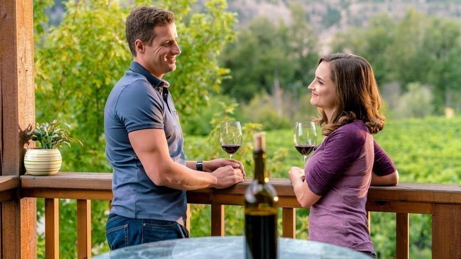 Rachael Leigh Cook en Brendan Penny in Autumn in the Vineyard Rachael Leigh Cook en Brendan Penny in Autumn in the Vineyard