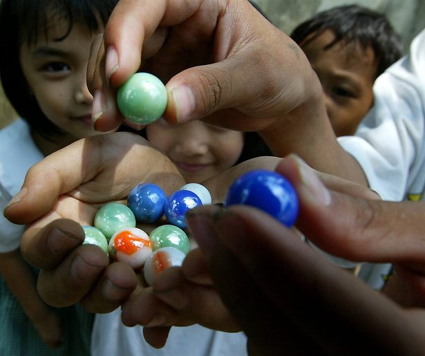 SBS 6 gaat knikkeren met BN'ers in Marble Mania