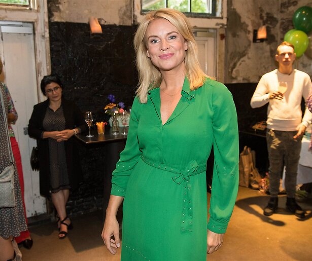 Pernille La Lau verbijstert Koffietijd-collega's met stunt