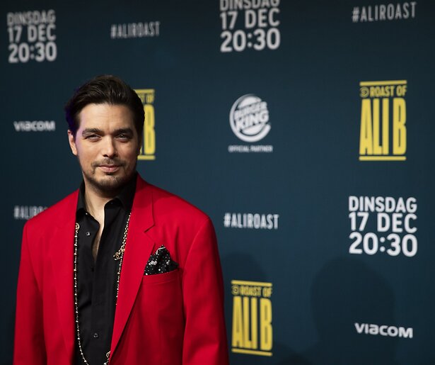 Waylon komt zijn verhaal doen bij Eva Jinek