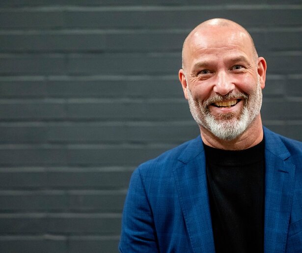 Eddy Zoëy pakt werk weer op na pauze vanwege zeldzame aandoening