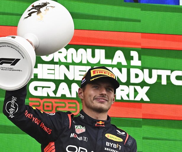 De TV van gisteren: Bijna 2,3 miljoen mensen zien overwinning Max Verstappen