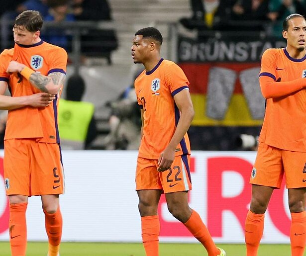 Het Nederlands elftal speelt een vriendschappelijk duel tegen Canada in De Kuip