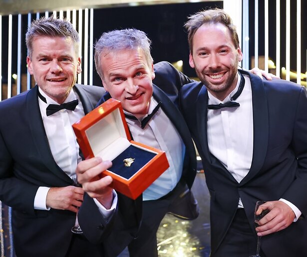 De TV van gisteren: Gouden Televizier-Ring voor Dwars door de Lage Landen