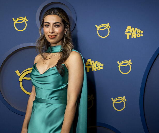 Presentatrice Hila Noorzai bevallen van een zoontje