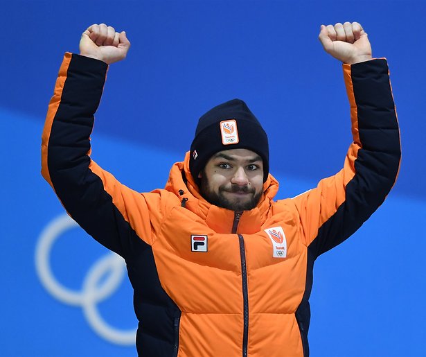 Shorttrackers Sjinkie Knegt en Suzanne Schulting reiken Televizier-Ster Talent uit