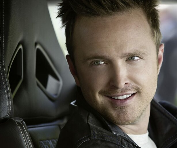 Aaron Paul scheurt in snelle auto's in Need for Speed