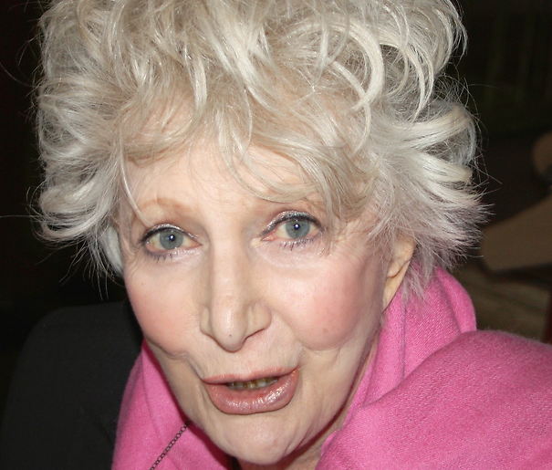 Portet Adèle Bloemendaal op NPO 1