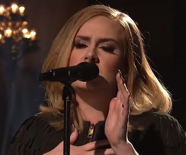 De TV van gisteren: Adele wint nipt van Linda de Mol