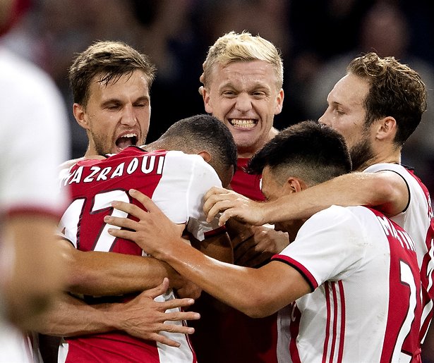 De TV van gisteren: Ruim anderhalf miljoen voetbalfans zien Ajax winnen