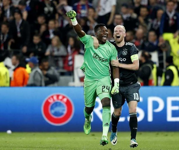 De TV van gisteren: Ajax wint nipt van het Eurovisie Songfestival