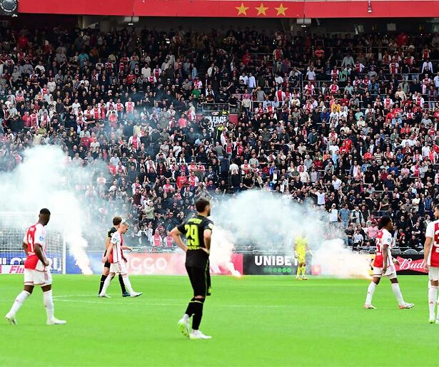 De Klassieker tussen Ajax en Feyenoord wordt hervat en zo kijk je 'm gratis!