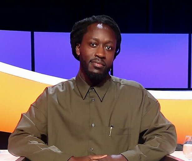 Ook Koning Willem-Alexander steekt Akwasi hart onder de riem na De Slimste Mens