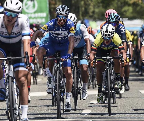 Wachten op waaiers in derde etappe Parijs - Nice